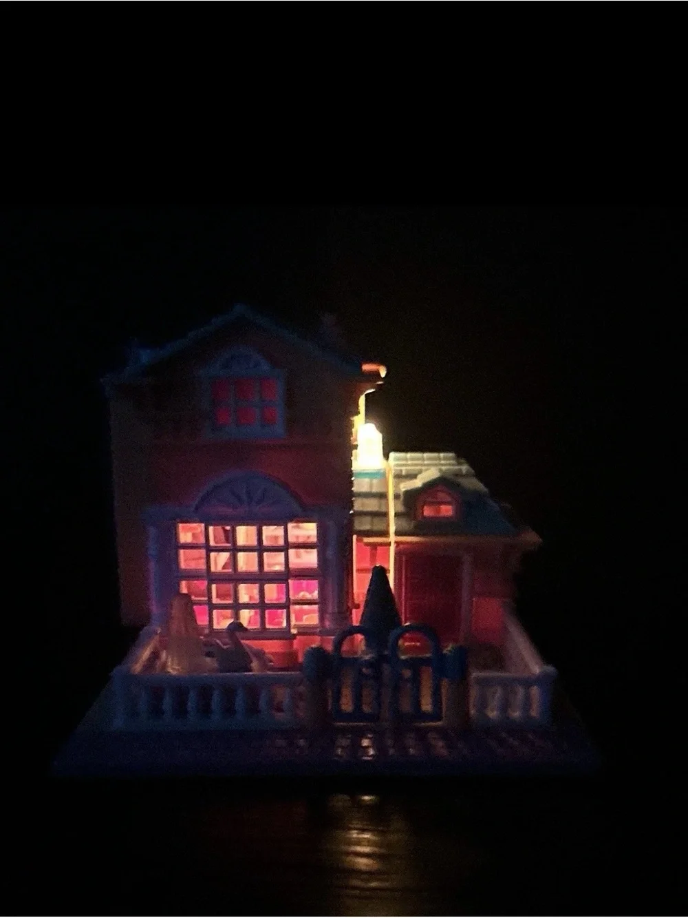 Vintage 1994 Bluebird Poly Pocket Light Up Hotel, Some Lights Work, No Figures
